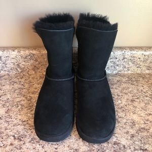 UGG Classic Cuff Short Black Boot